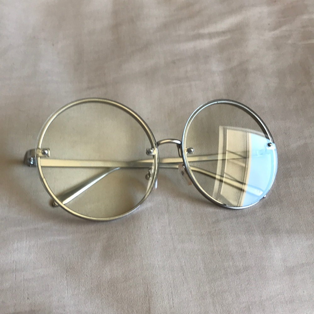 Oversized round glasses